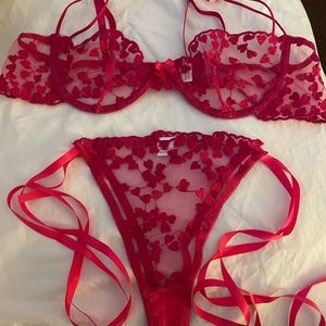 Sexy bra & panty set embroidered hearts ♥️